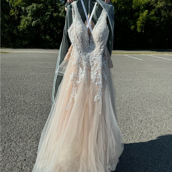 Allure 1153L in mocha/champagne/ivory/nude. Size 18 no alterations. - Picture 6 of 9